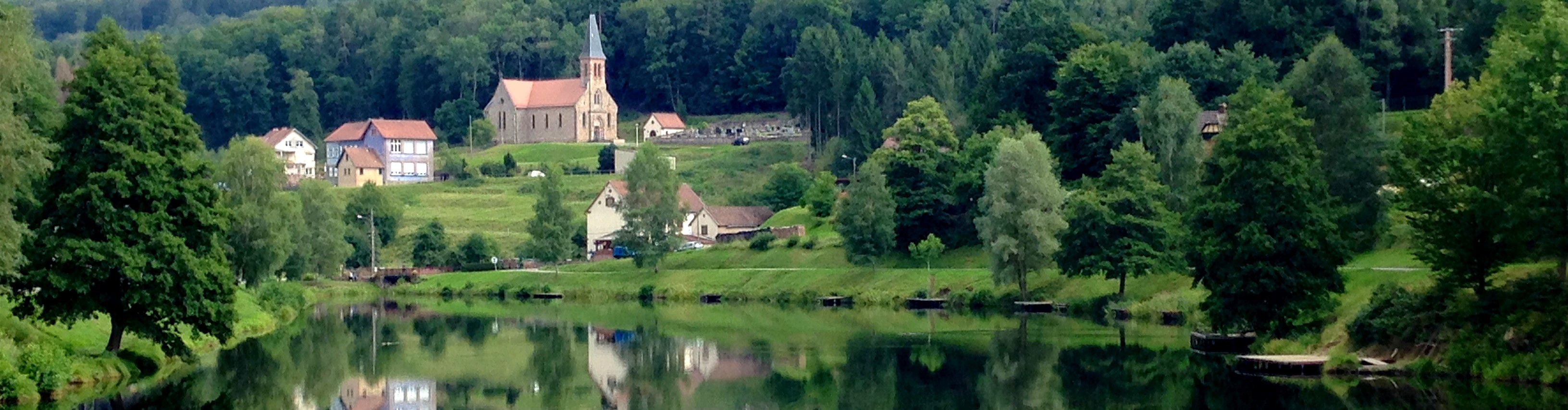 visuel : village au bord de l'eau